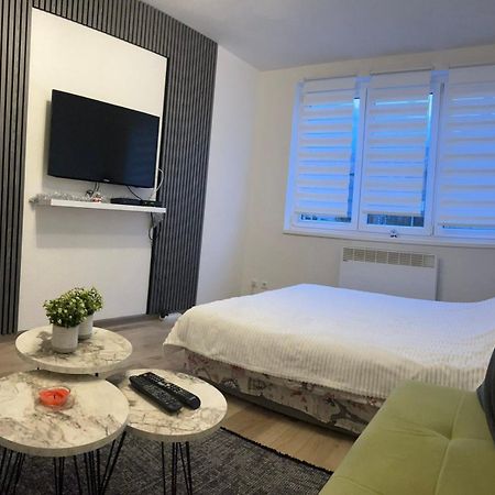 Lovely Apartment In Old Town 400M From City Center Sebilj SJJ Esterno foto