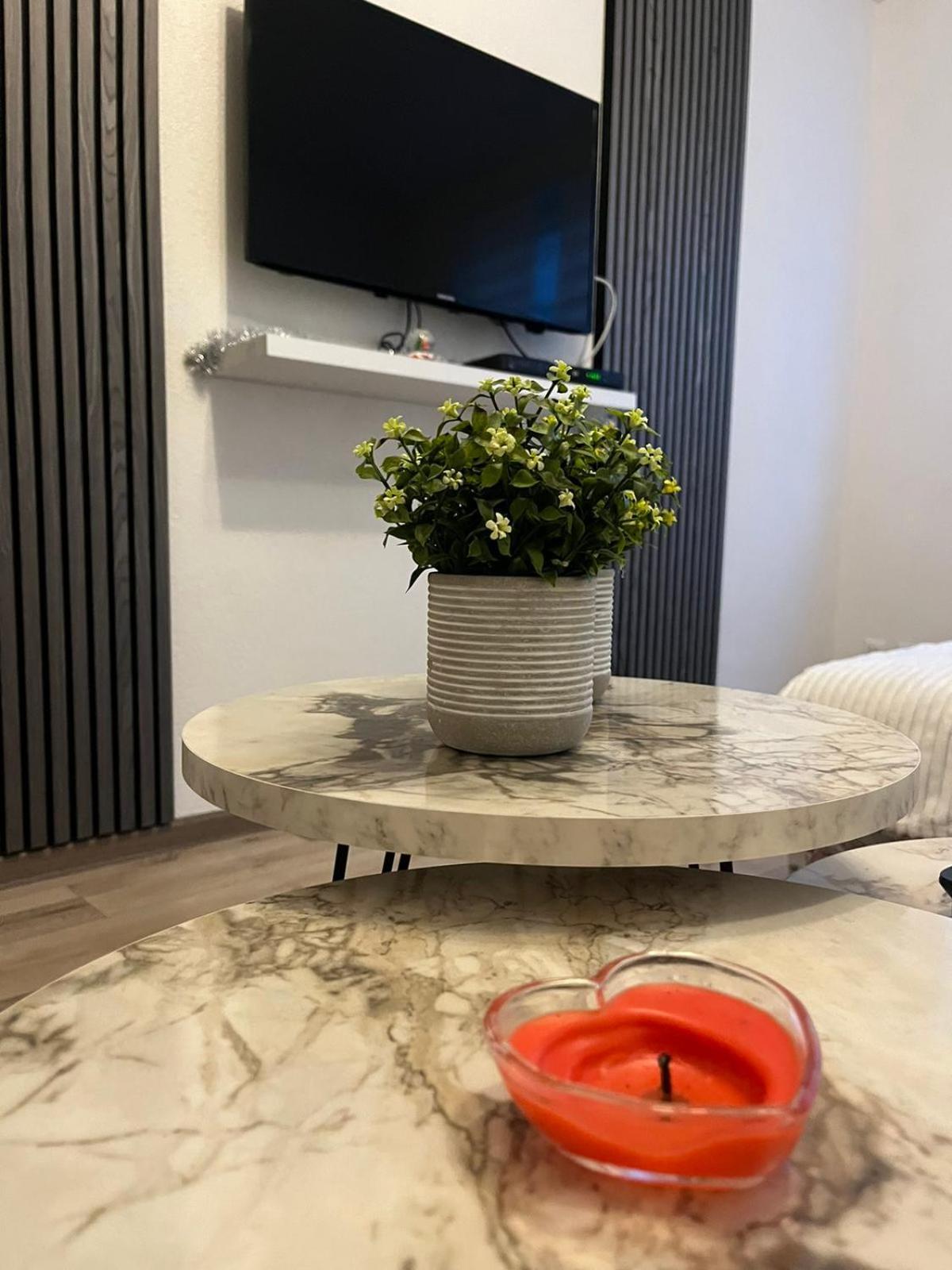 Lovely Apartment In Old Town 400M From City Center Sebilj SJJ Esterno foto