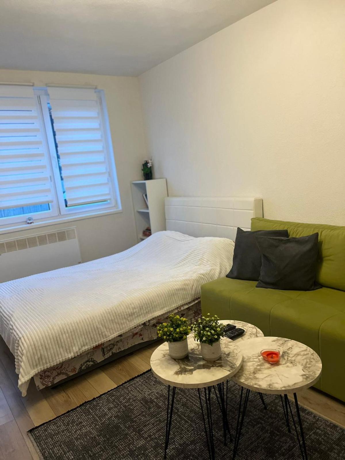 Lovely Apartment In Old Town 400M From City Center Sebilj SJJ Esterno foto