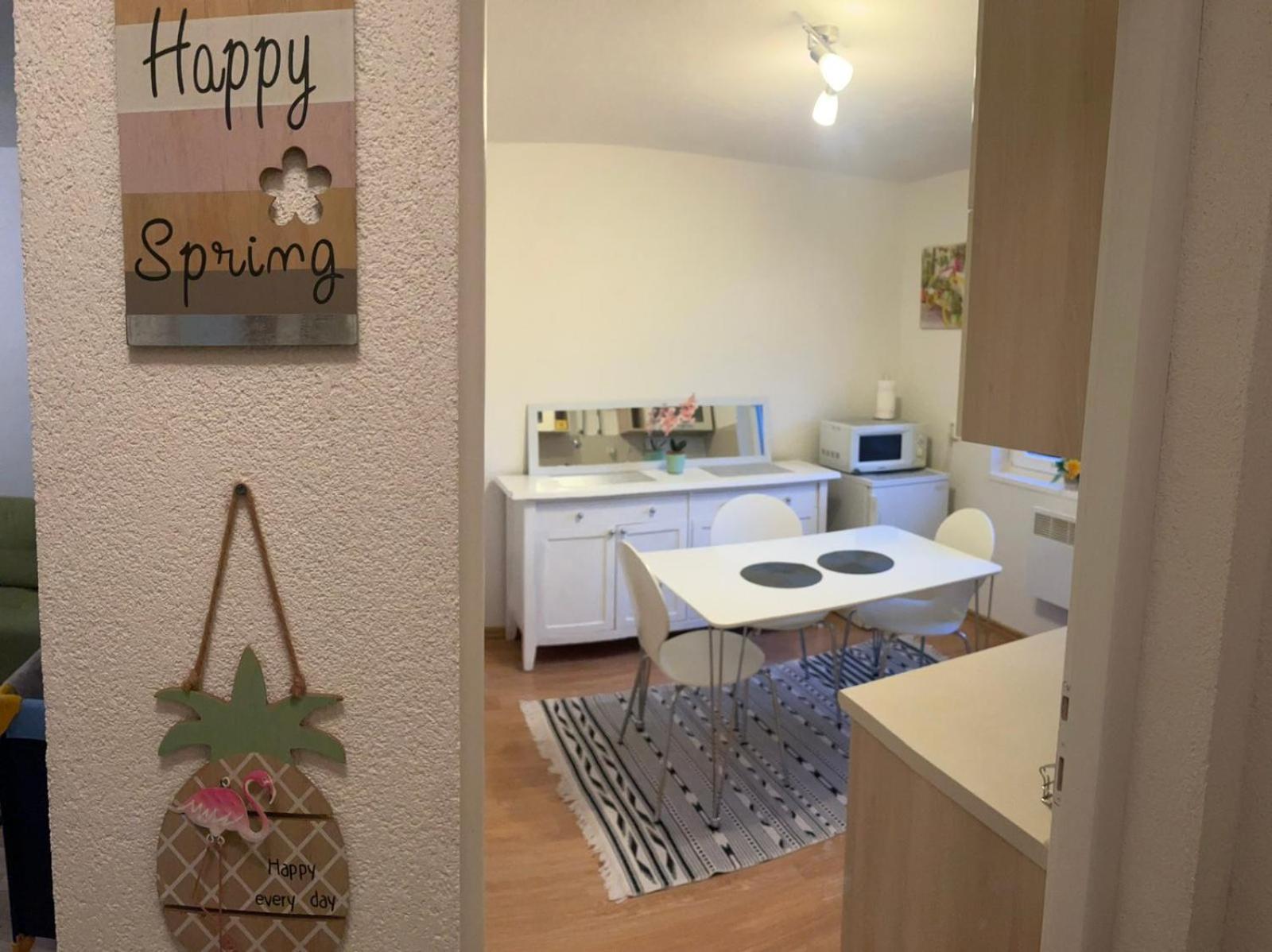 Lovely Apartment In Old Town 400M From City Center Sebilj SJJ Esterno foto