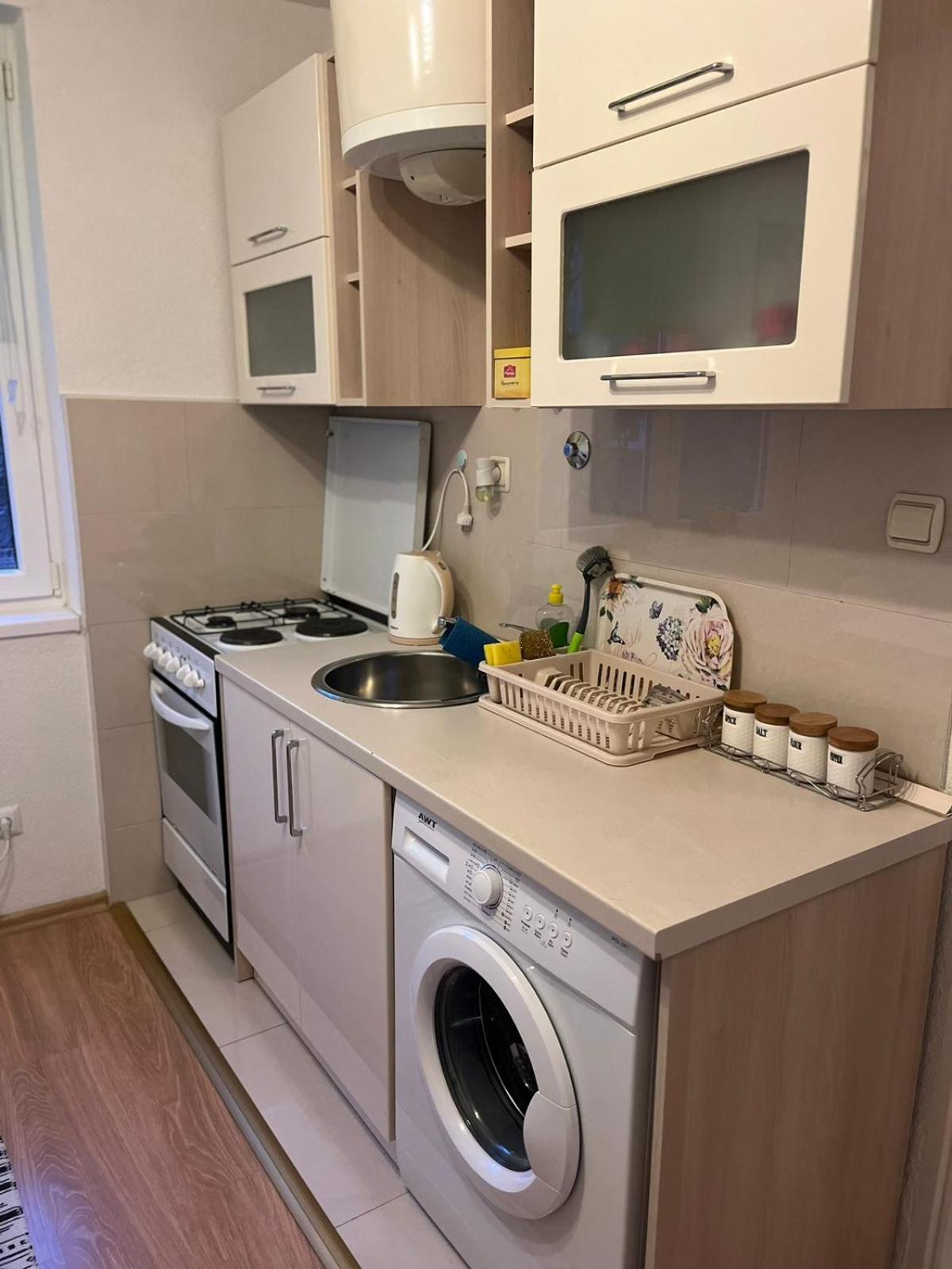 Lovely Apartment In Old Town 400M From City Center Sebilj SJJ Esterno foto